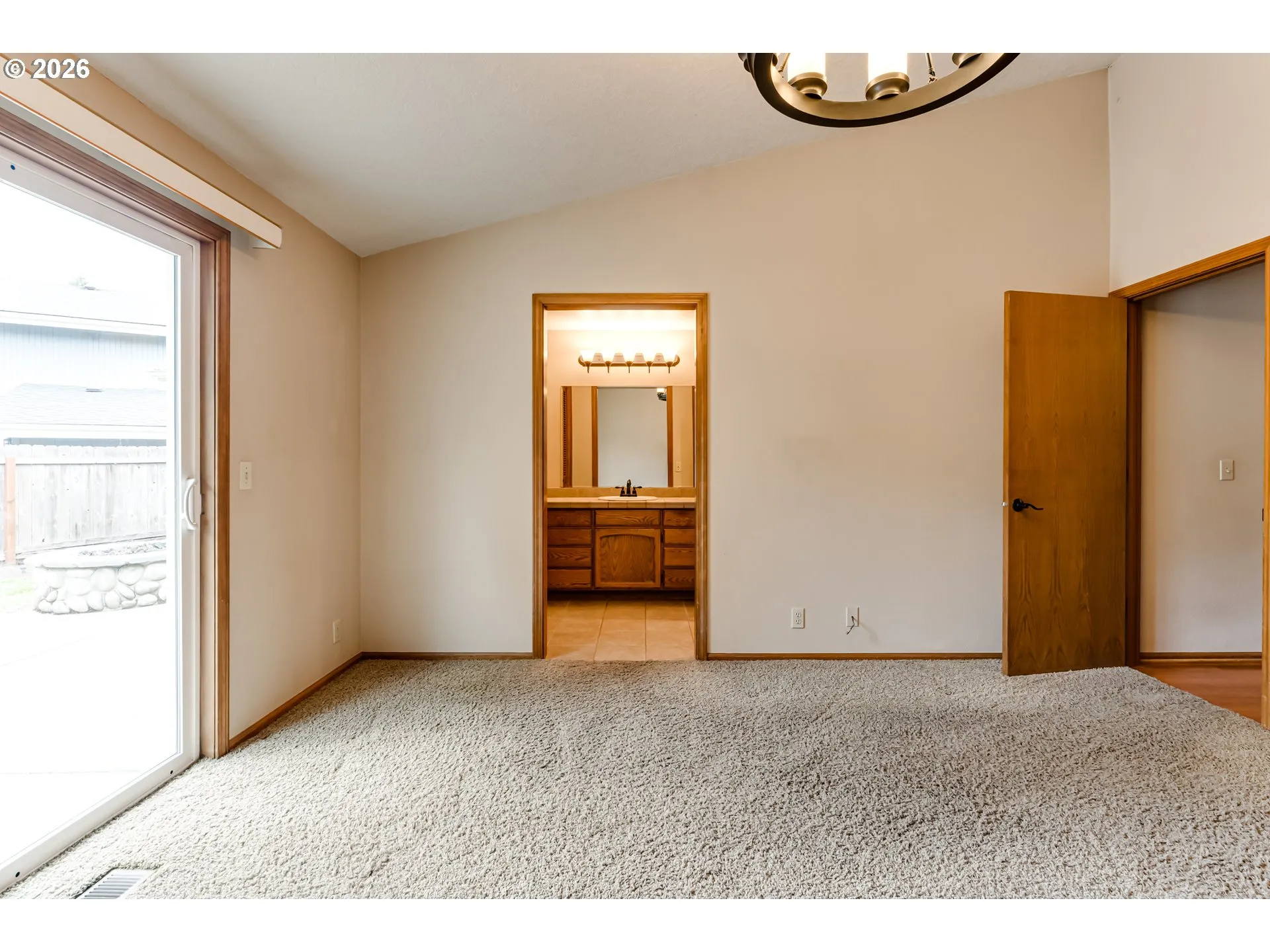 Bedroom, Primary