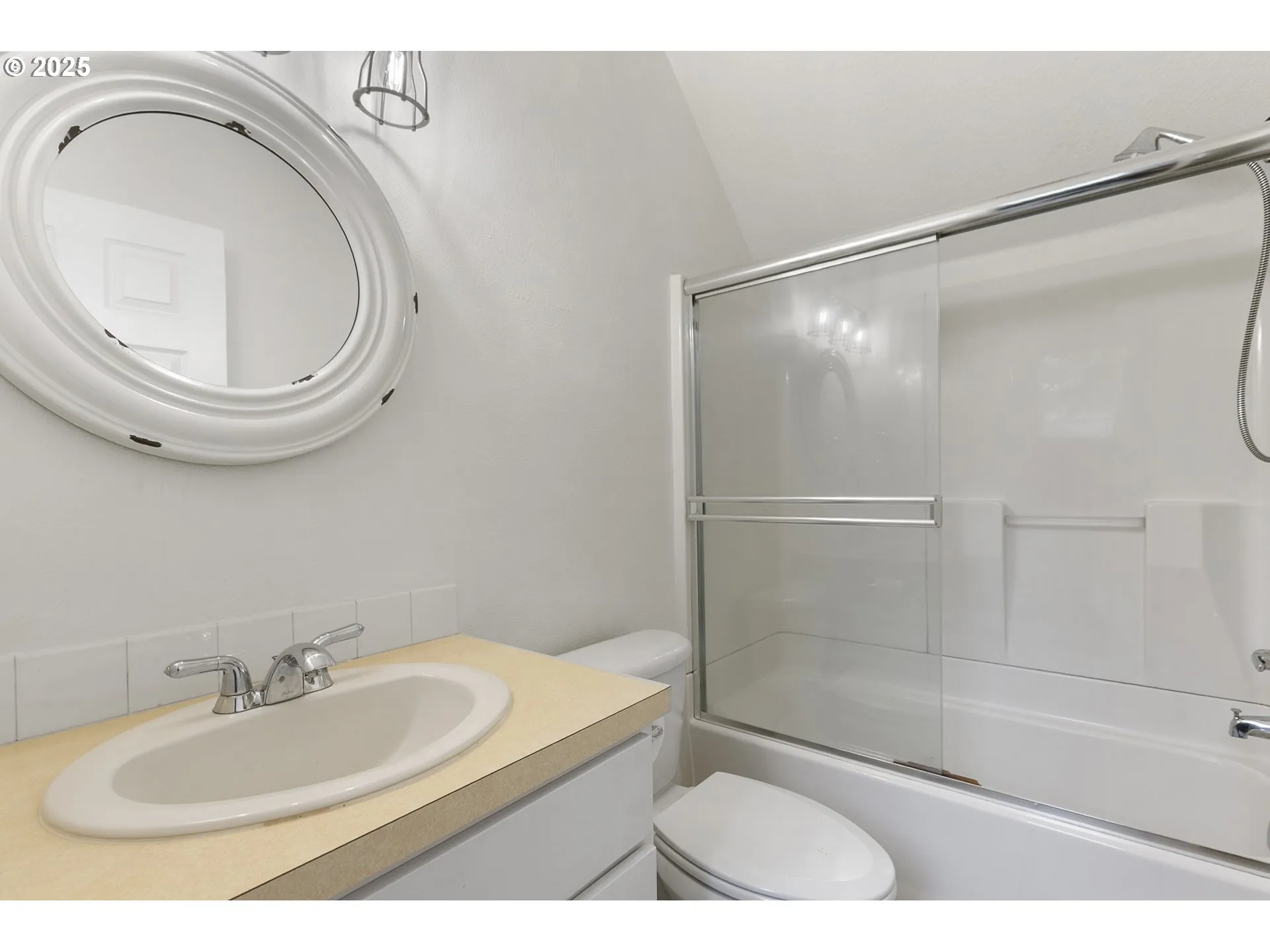 Bathroom-Upper
