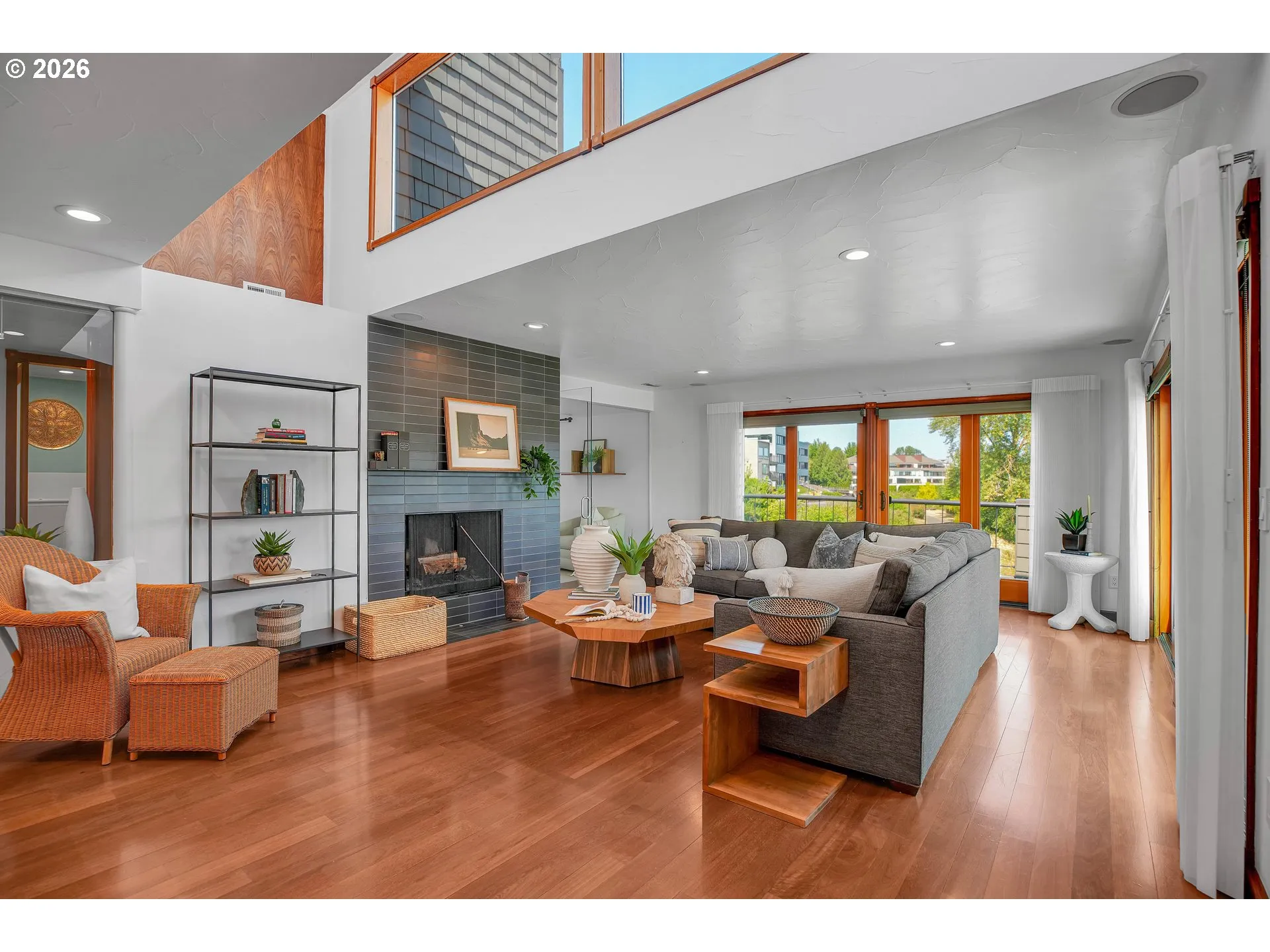 Living Room-Vaulted Ceilings