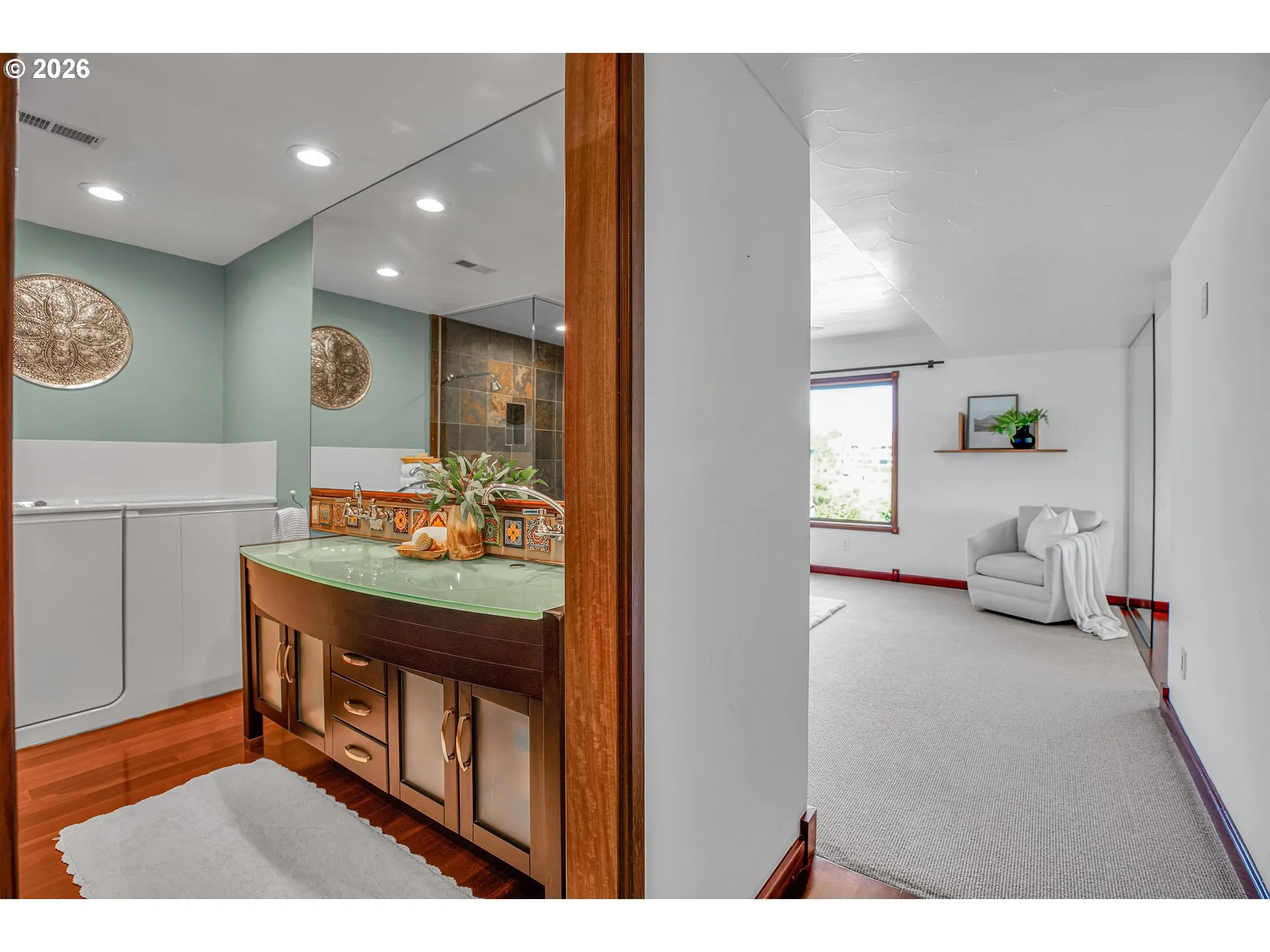 Bathroom, Attached
