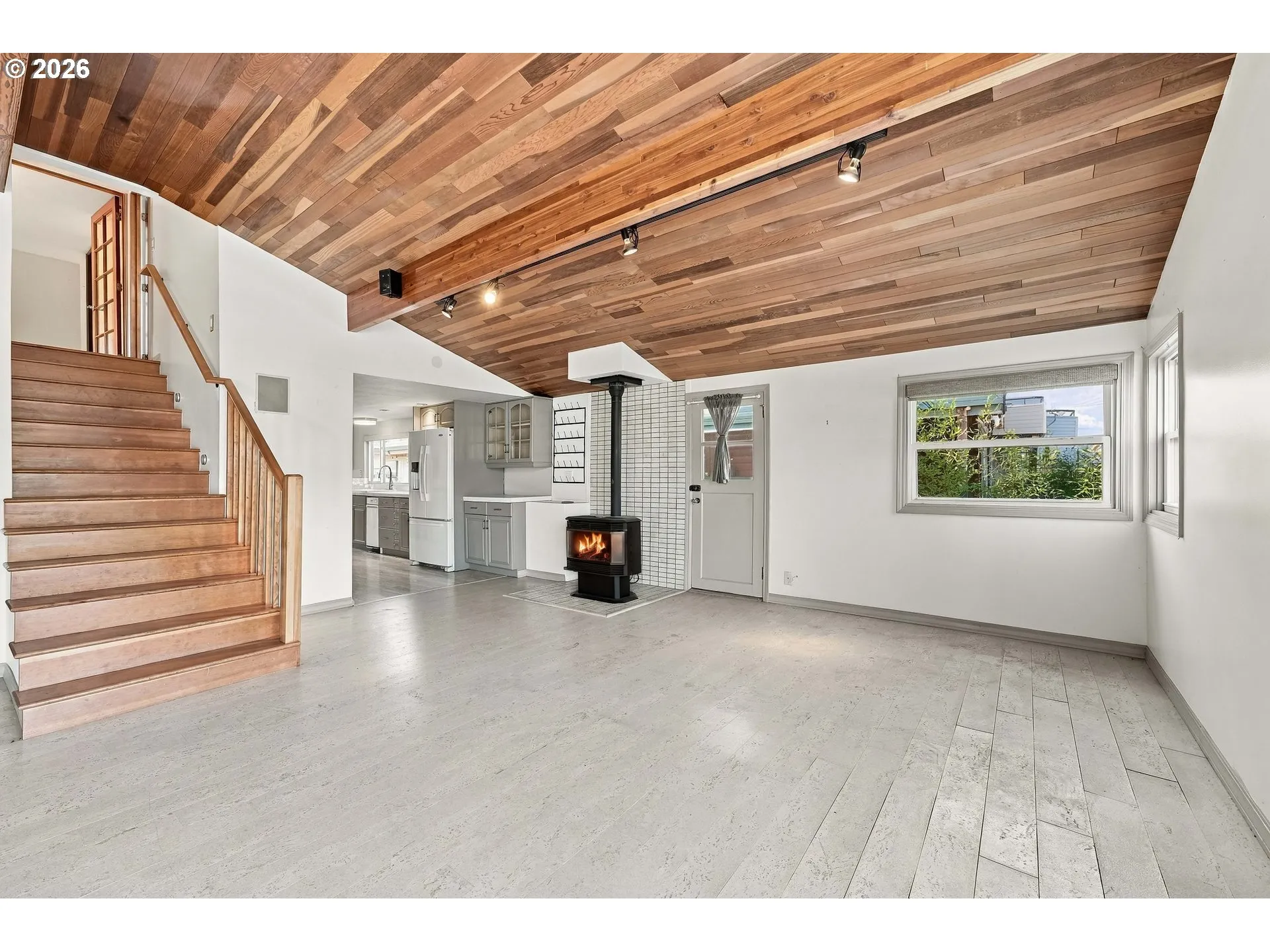 Living Room-Fireplace