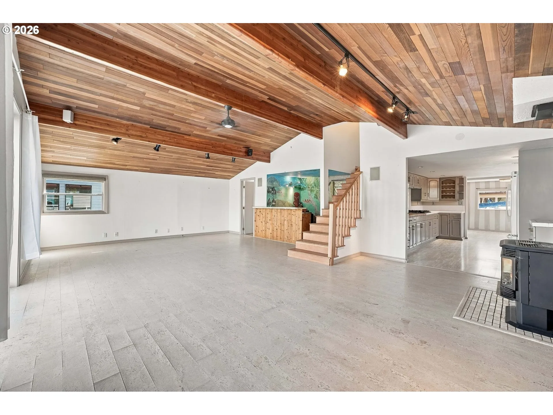 Living Room-Vaulted Ceilings