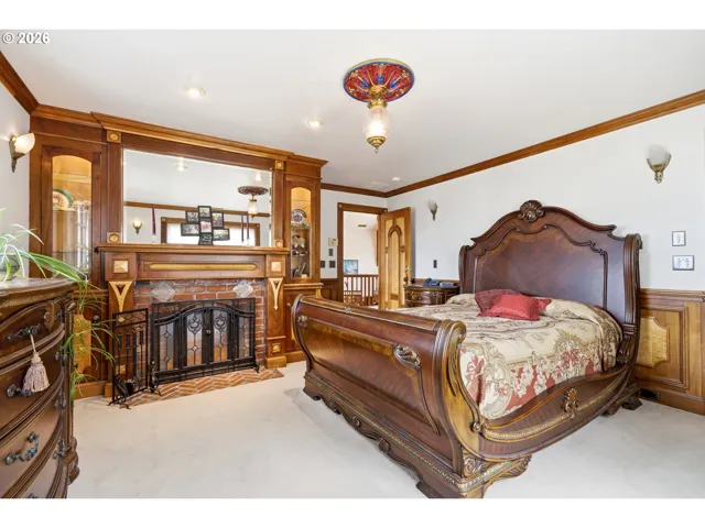 Bedroom, Primary
