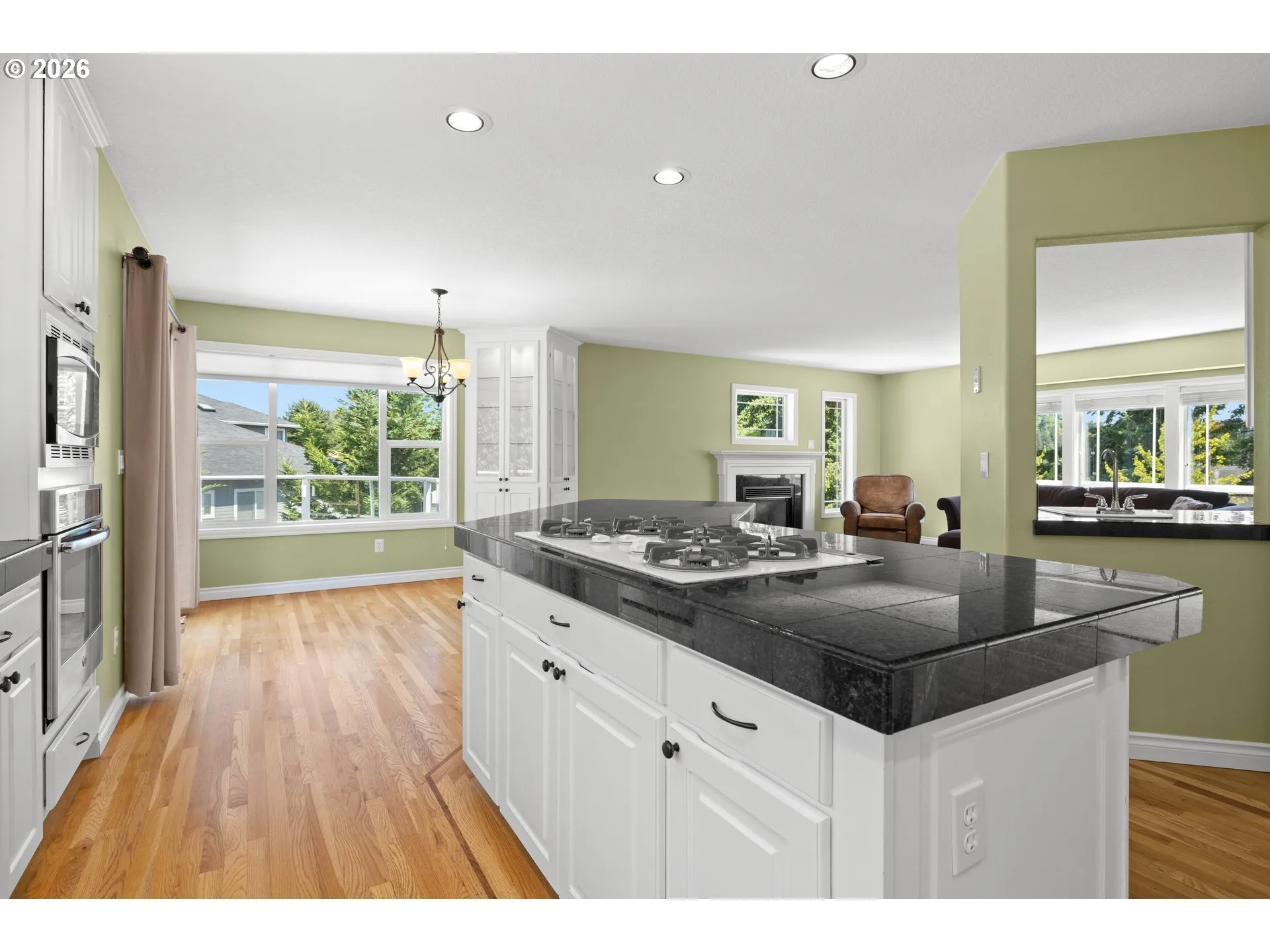 Kitchen-Cooking Island