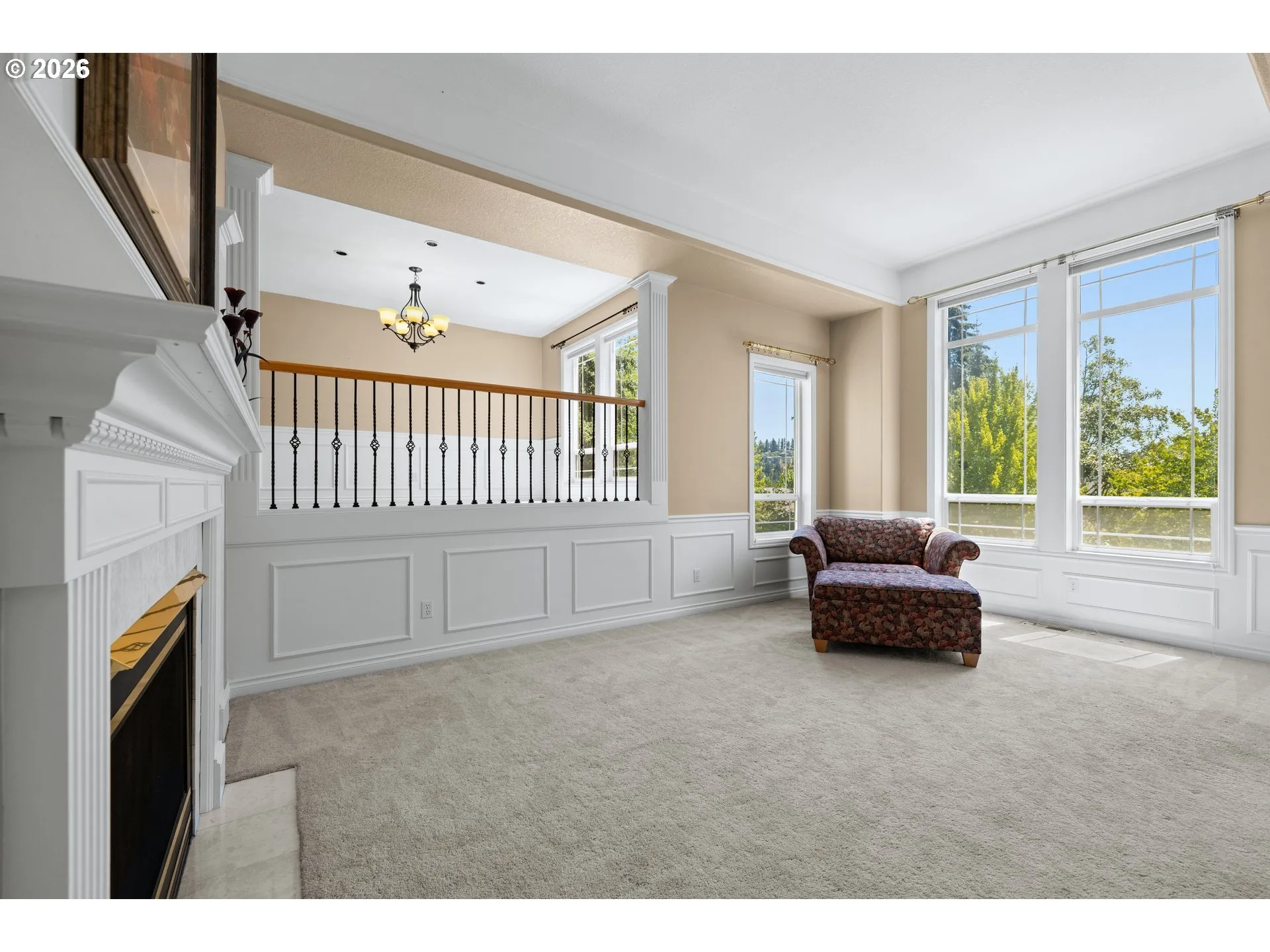 Living Room-Vaulted Ceilings
