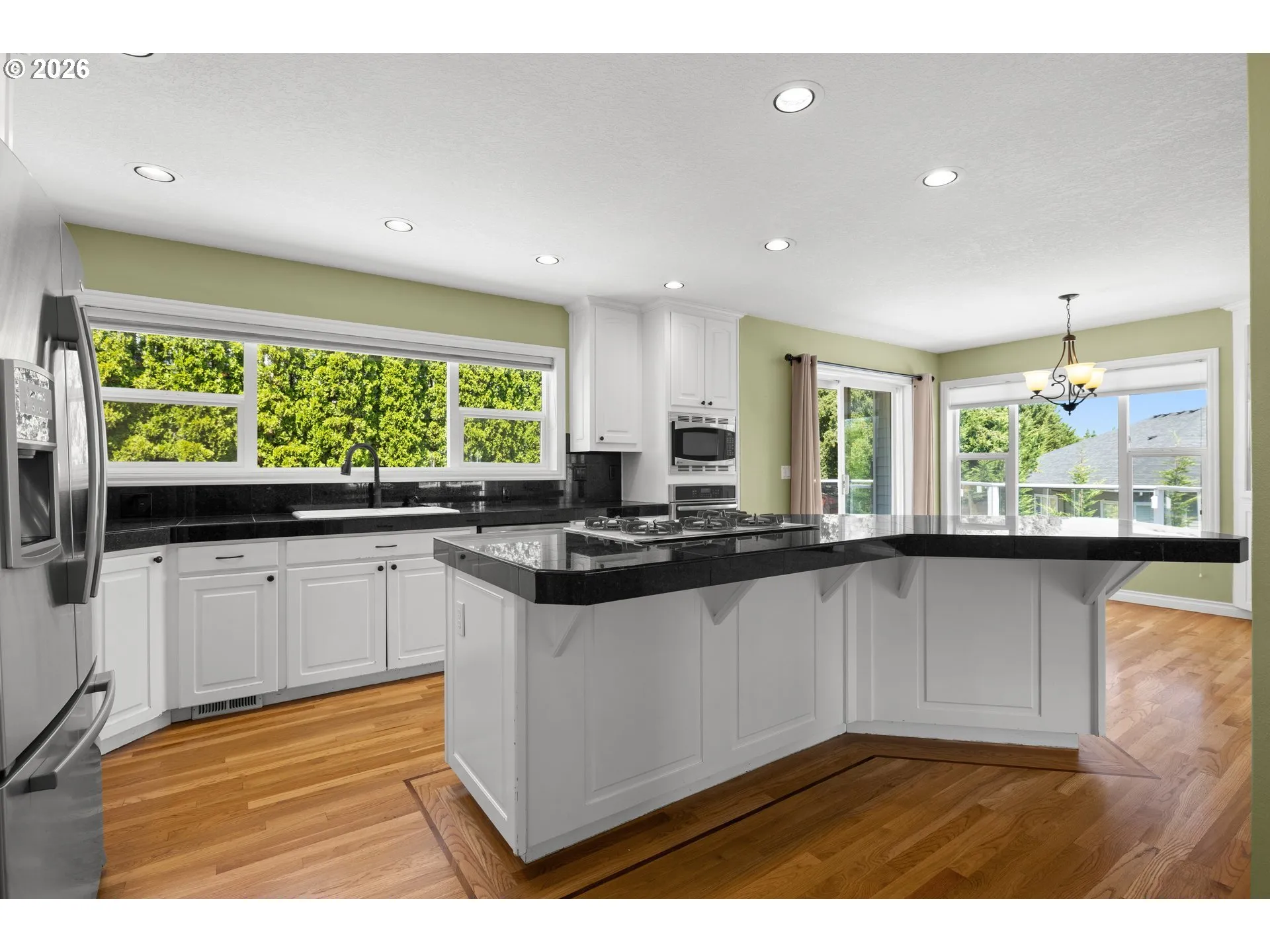 Kitchen-Cooking Island