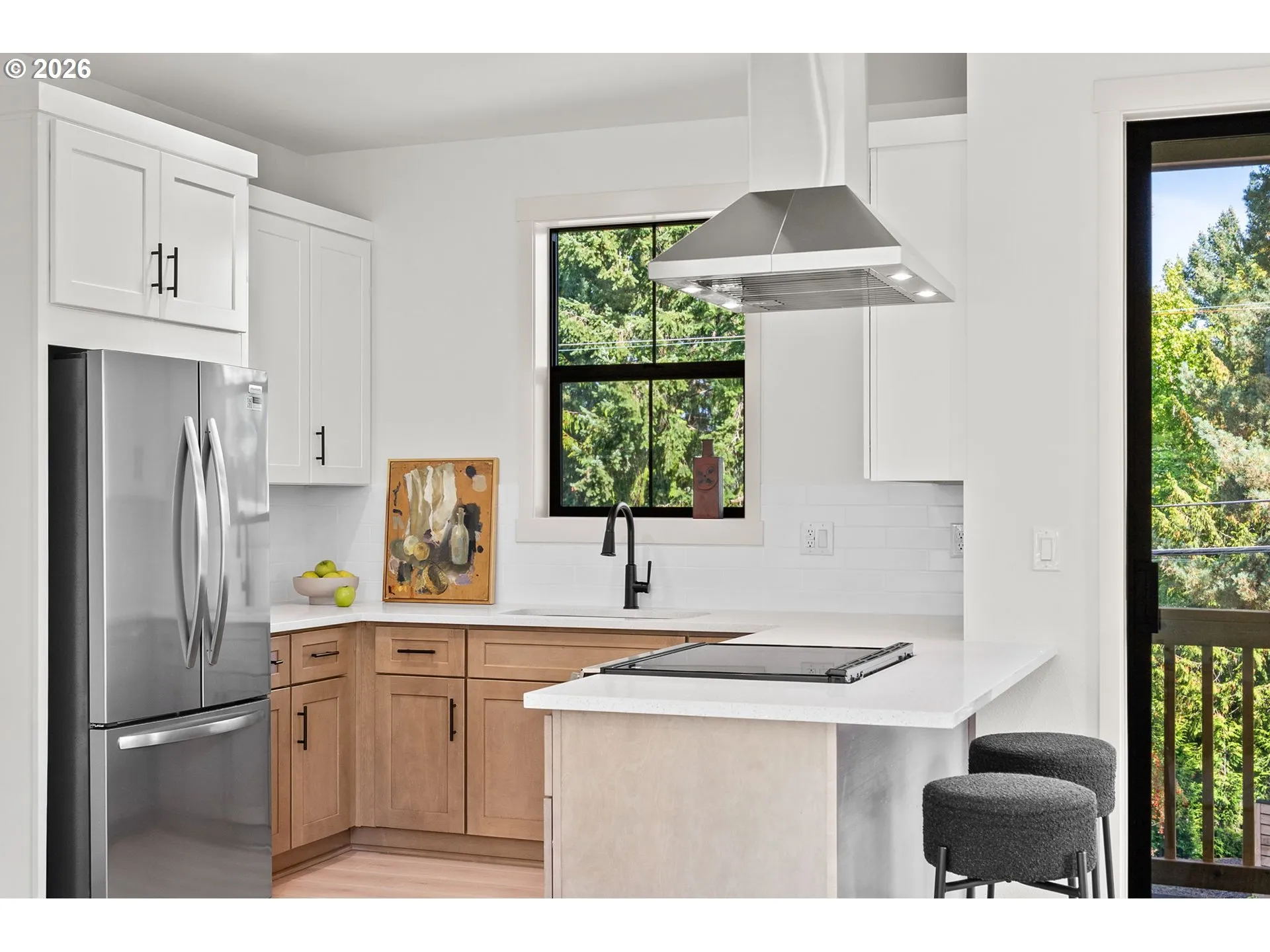 Kitchen-Breakfast Bar
