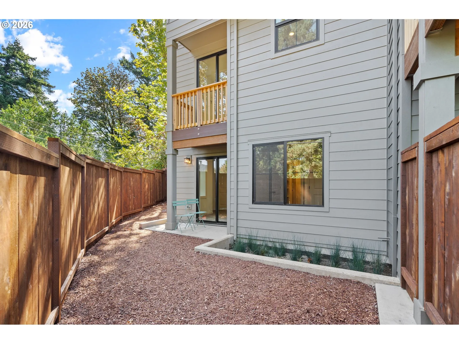 Yard-Back