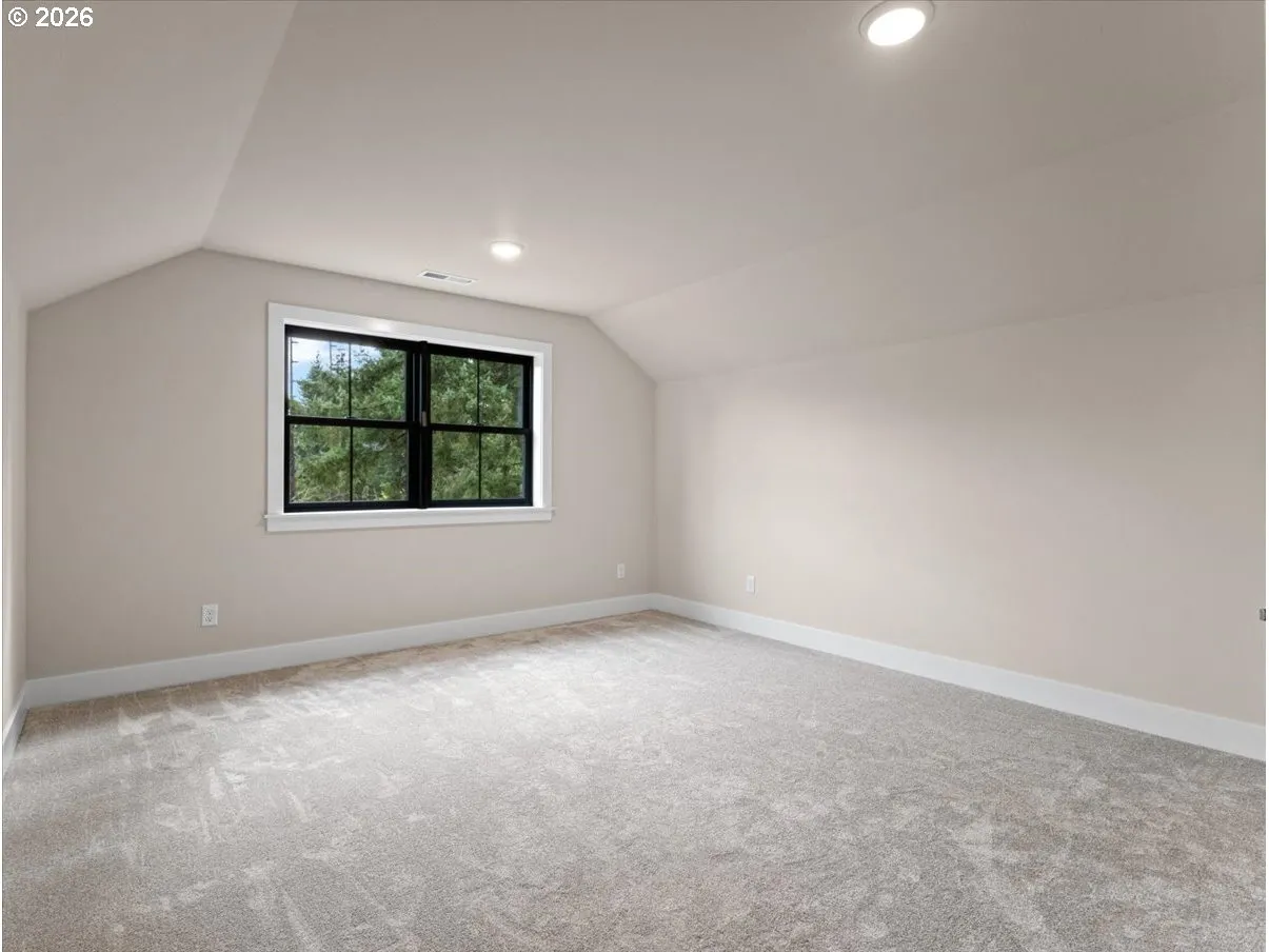 Bonus Room-Upper