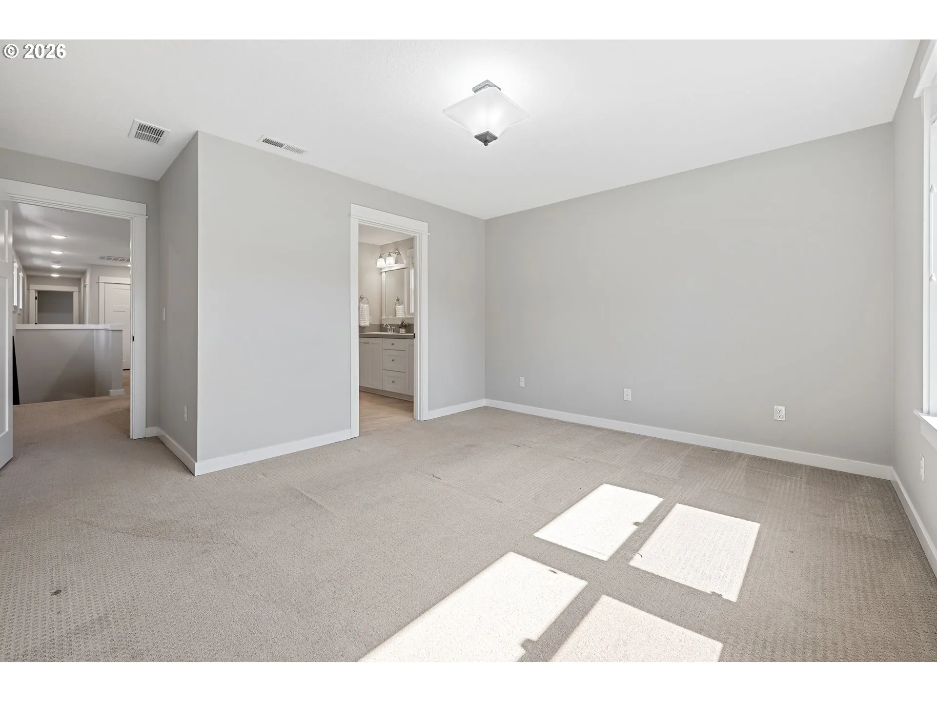 Bedroom, Primary