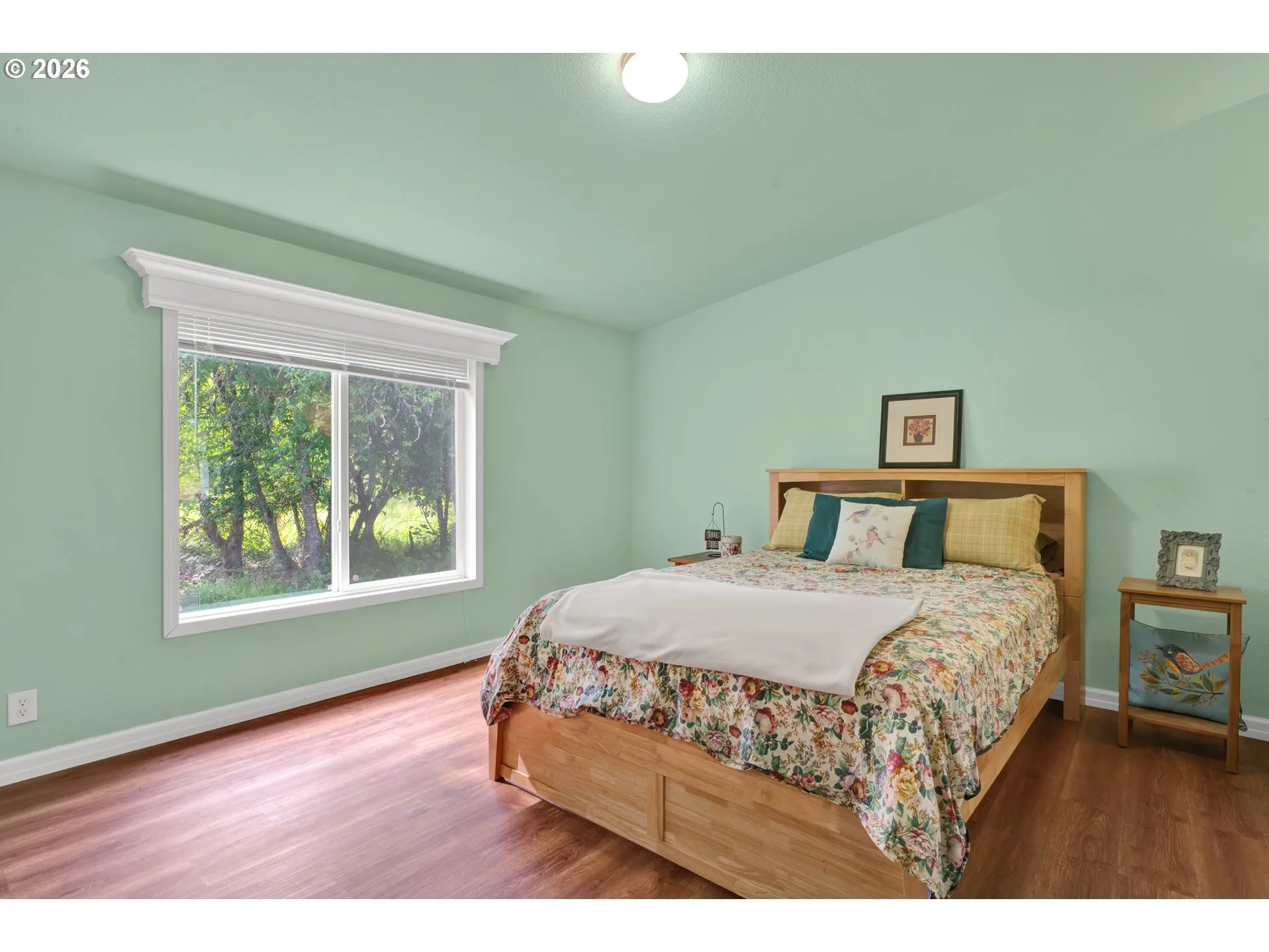 Bedroom, Primary-Vaulted Ceilings
