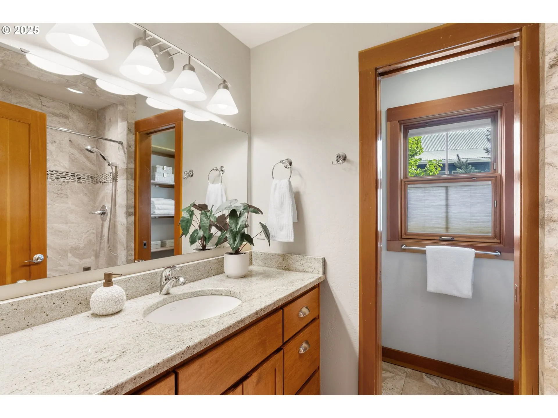 Bathroom, Attached-Upper