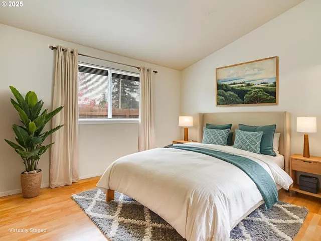 Bedroom, Owner's Suite-Vaulted Ceilings