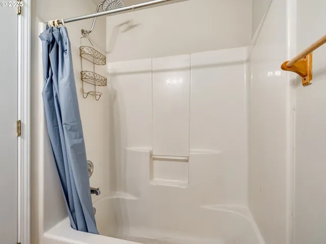 En Suite Bathroom