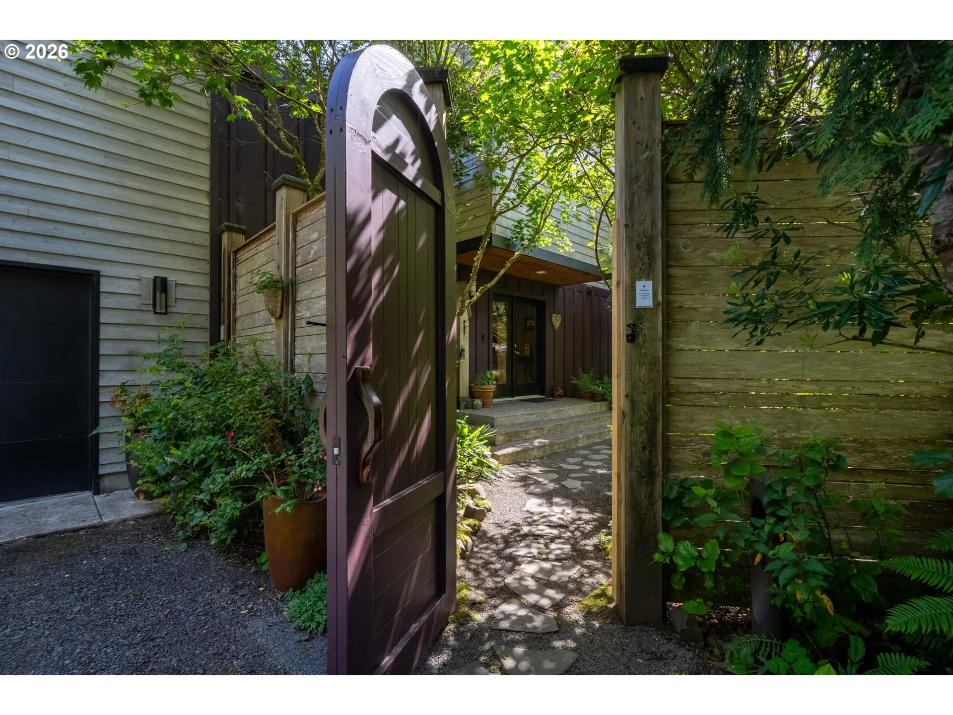 Front Yard-Fenced