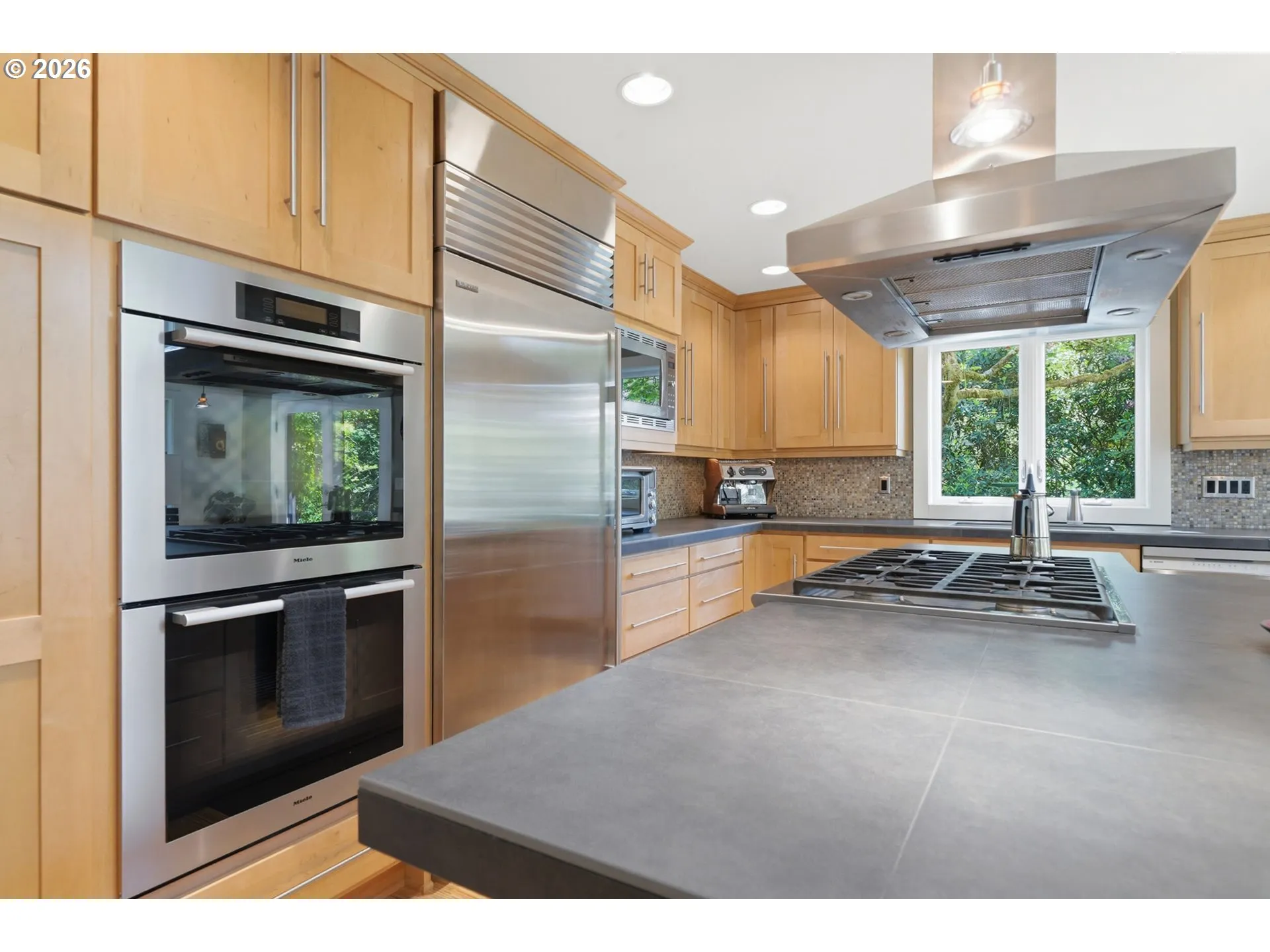 Kitchen-Cooking Island