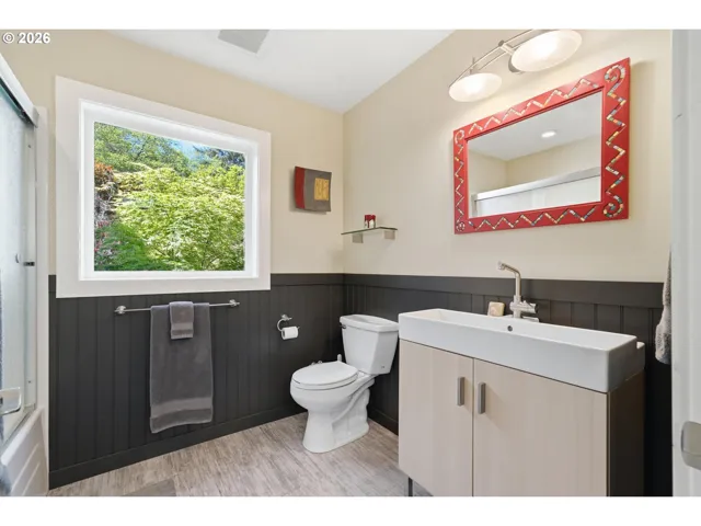 Bathroom-Upper