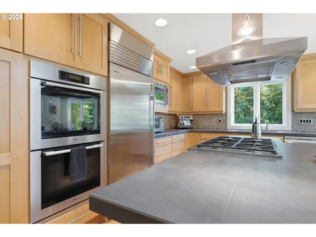 Kitchen-Cooking Island