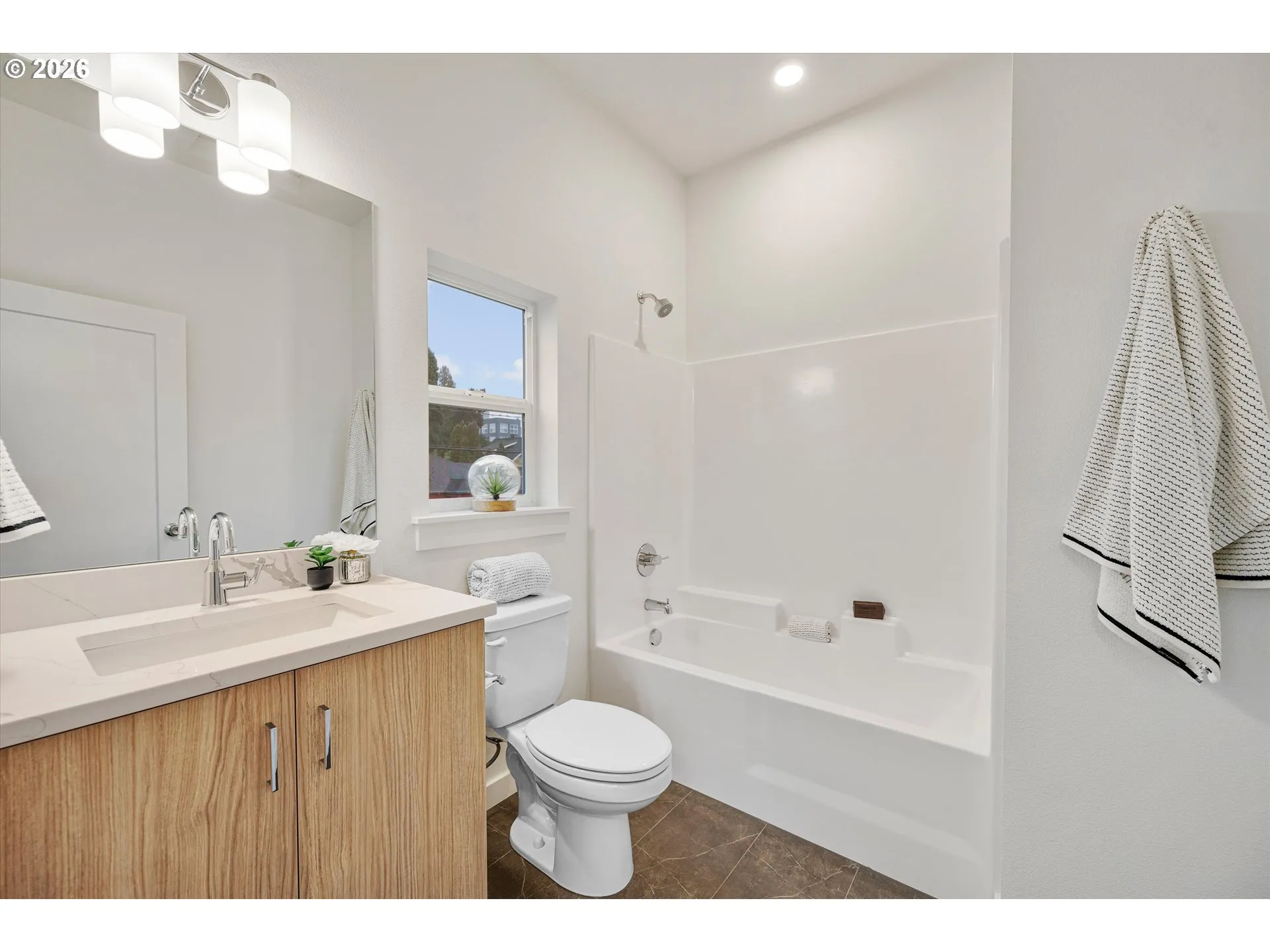 En Suite Bathroom-Upper