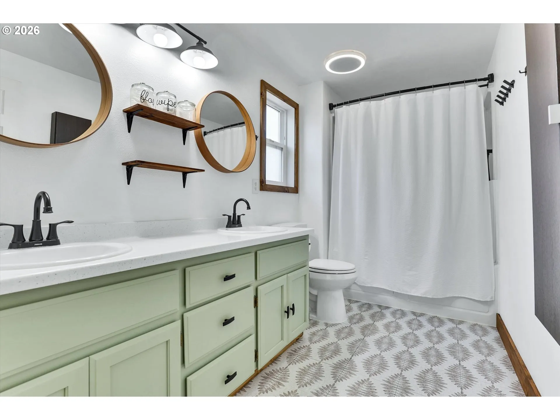 Owner's Suite Bathroom-Garden Tub