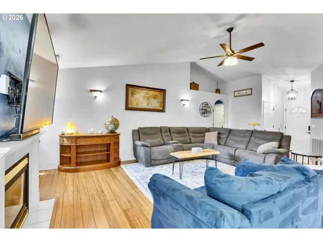 Great Room-Ceiling Fan