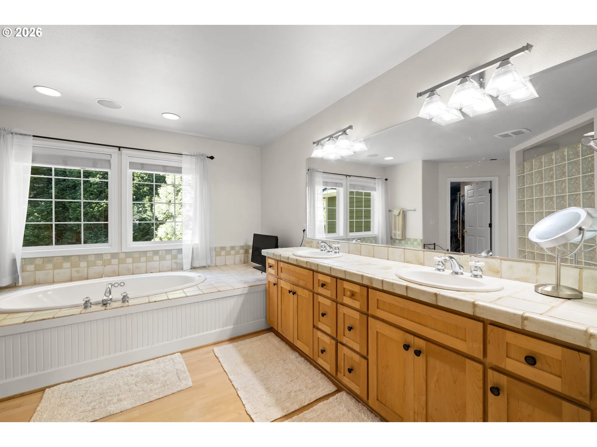 En Suite Bathroom-Upper