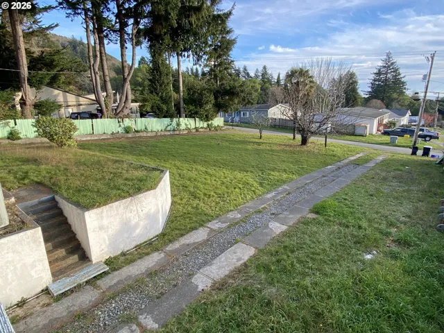 Yard-Front