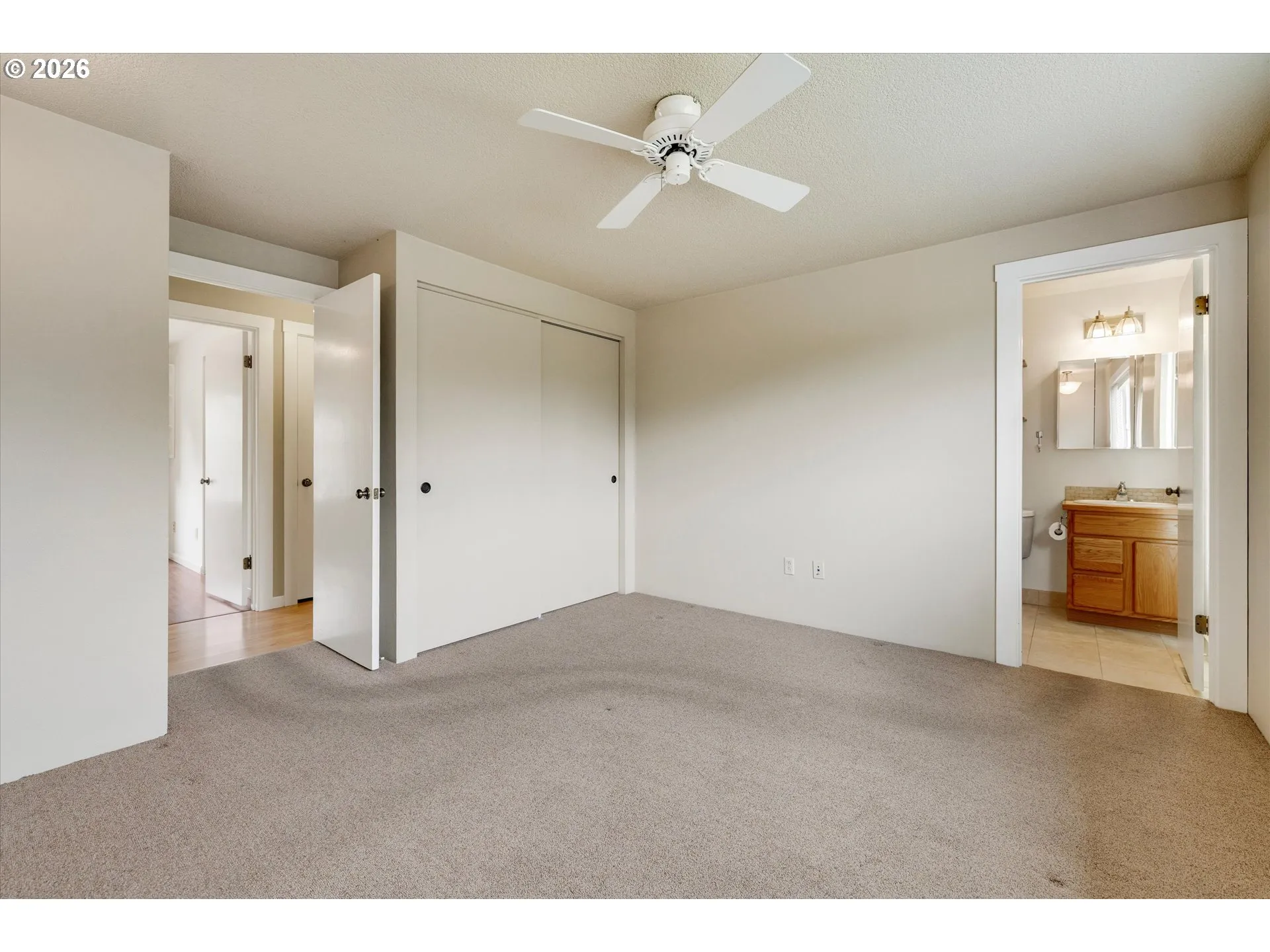 Bedroom, Primary