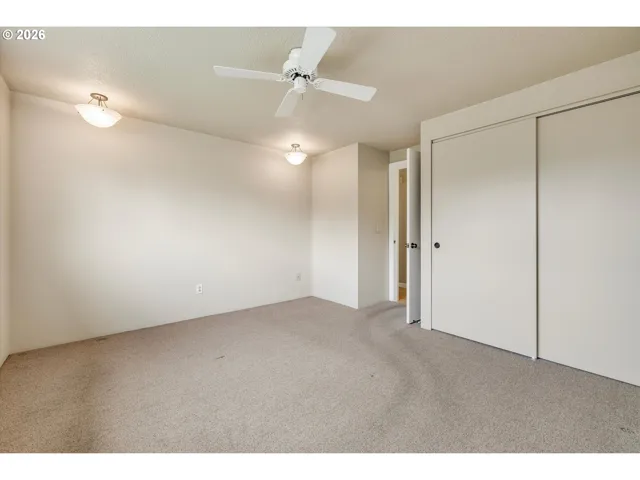 Bedroom, Primary