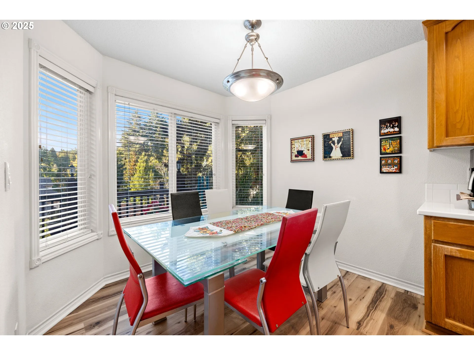 Kitchen-Eating Area