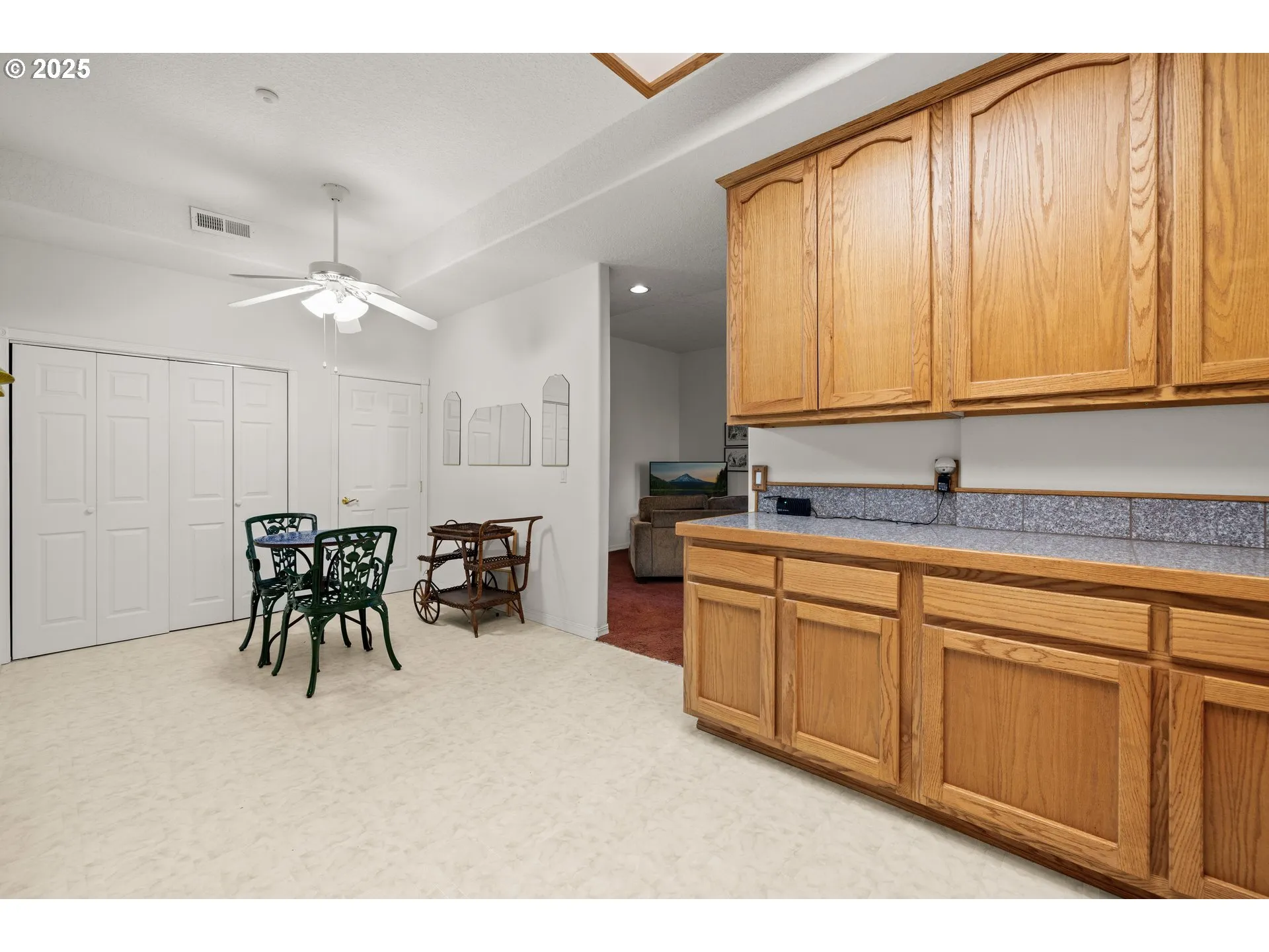 Kitchen-Eating Area