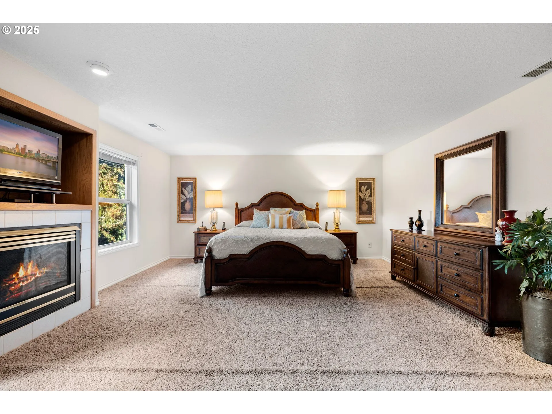 Owner's Suite Bedroom-Upper