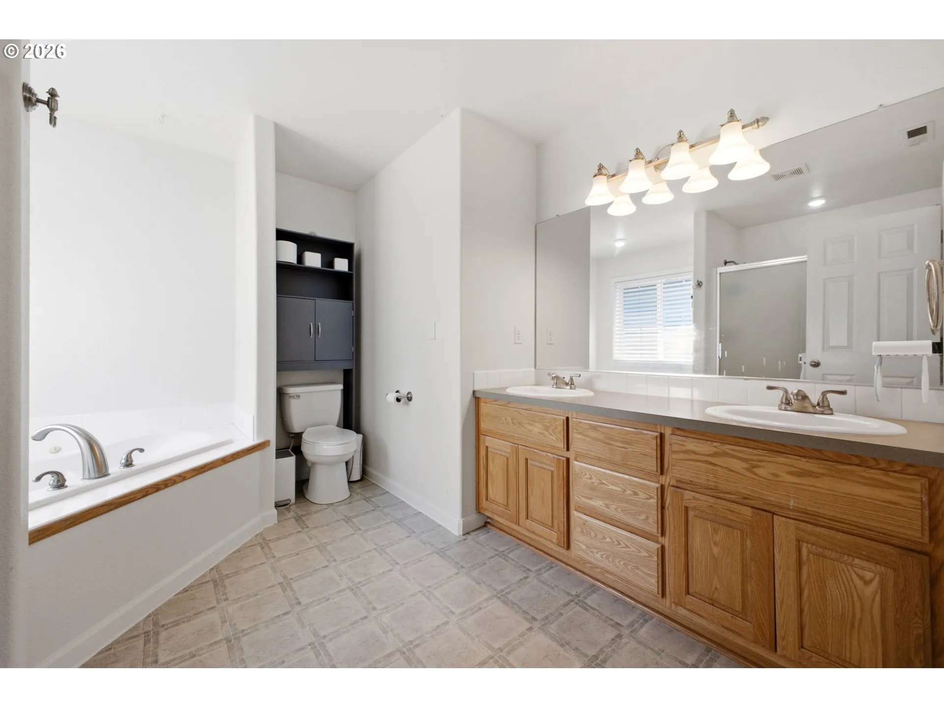 Bathroom, Attached-Double Sinks