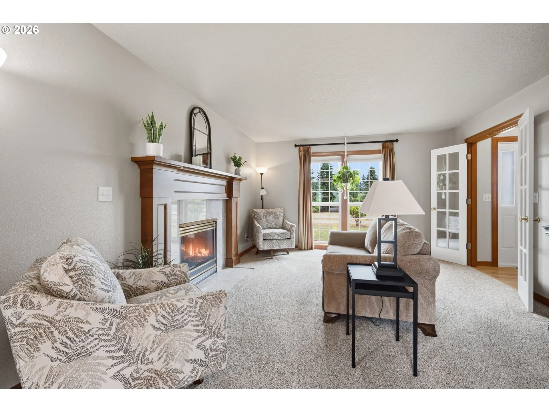 Living Room-Fireplace