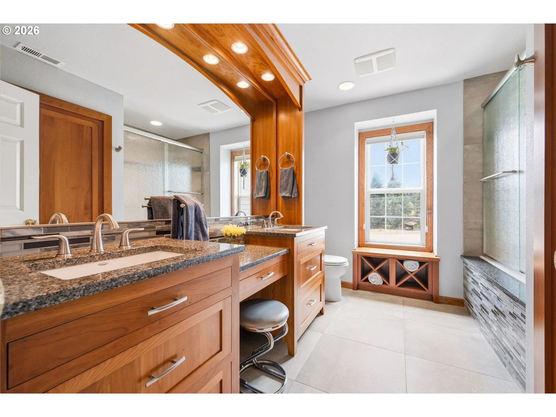 Bathroom-Upper