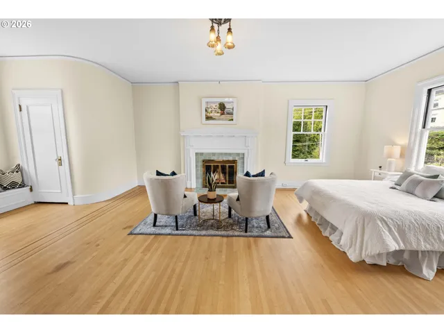 Bedroom, Primary