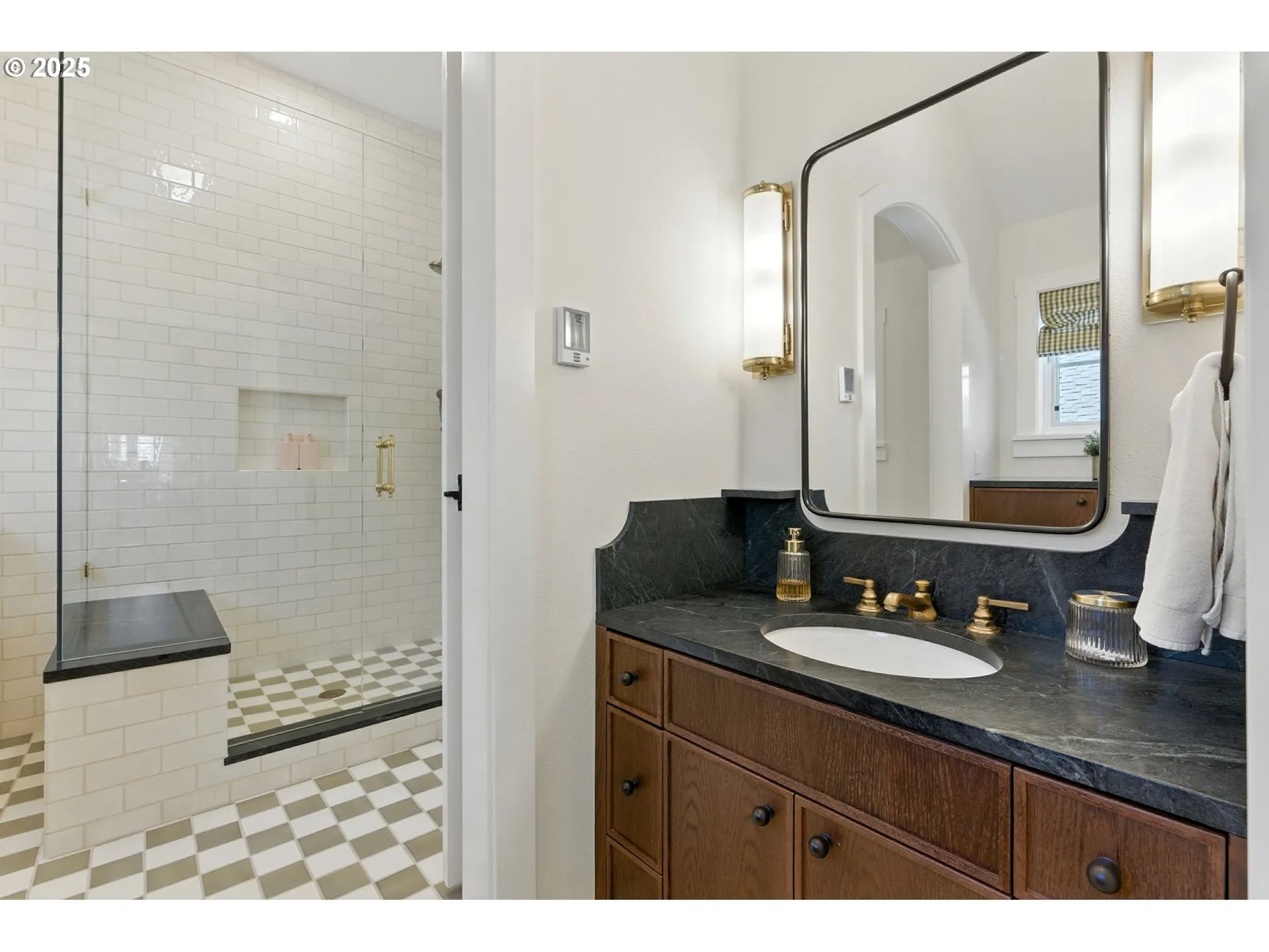 Bathroom-Upper