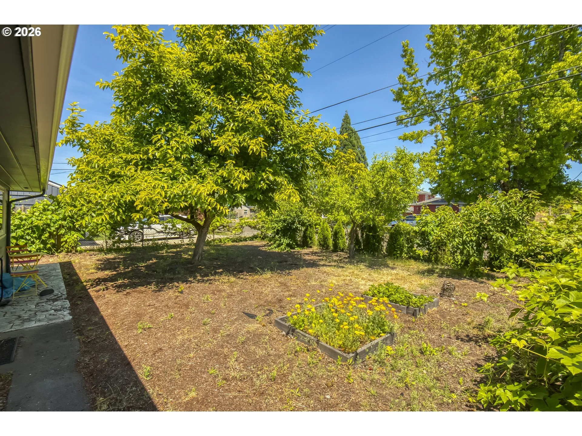 Front Yard-Fenced