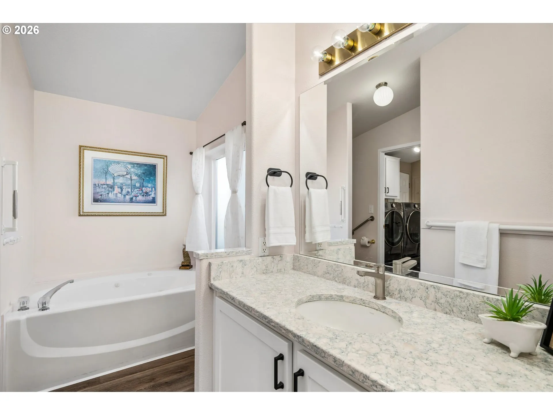 Owner's Suite Bathroom-Garden Tub