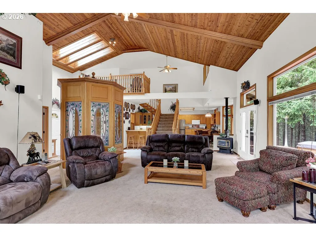 Living Room-Vaulted Ceilings