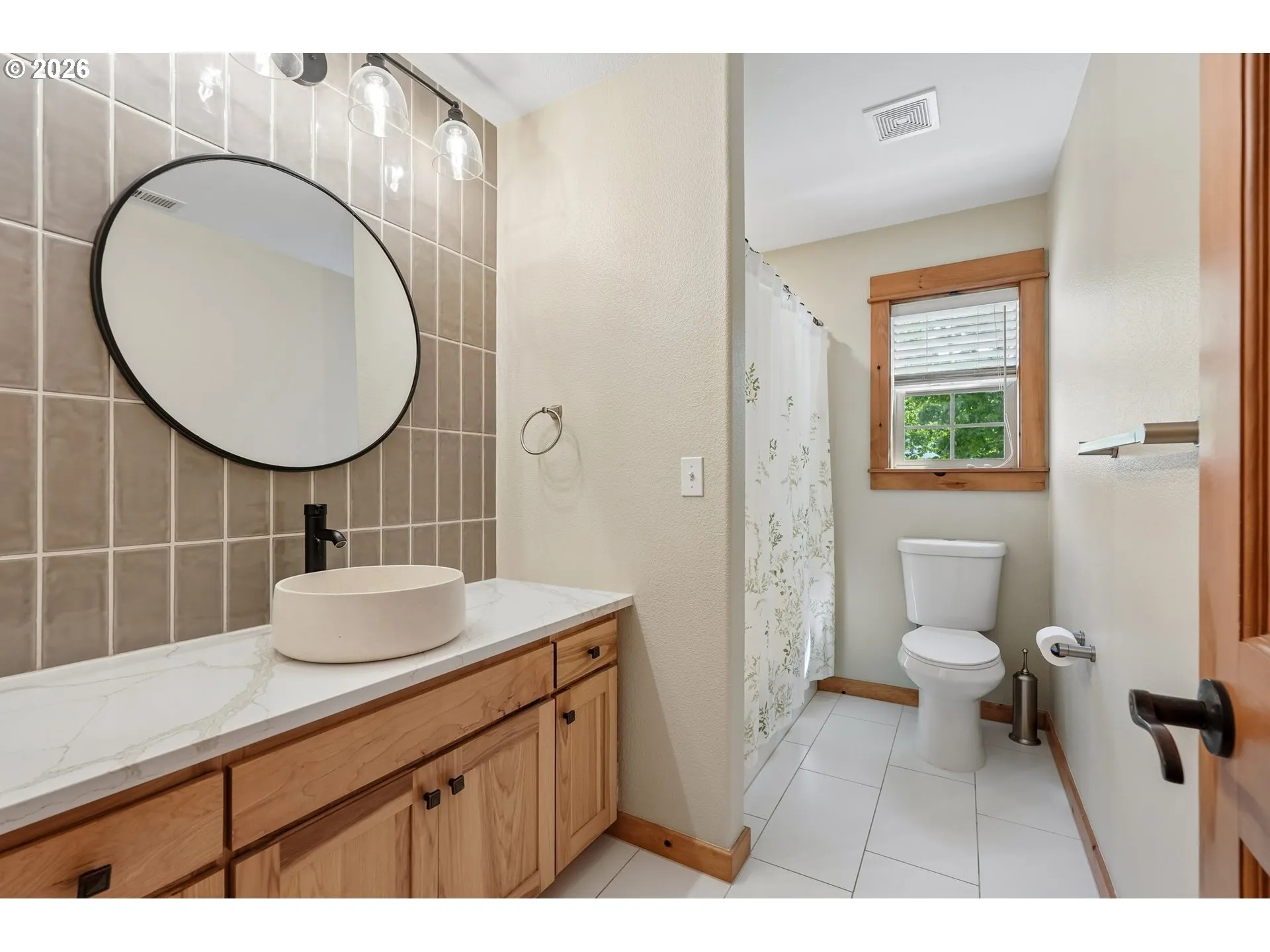 Bathroom-Upper
