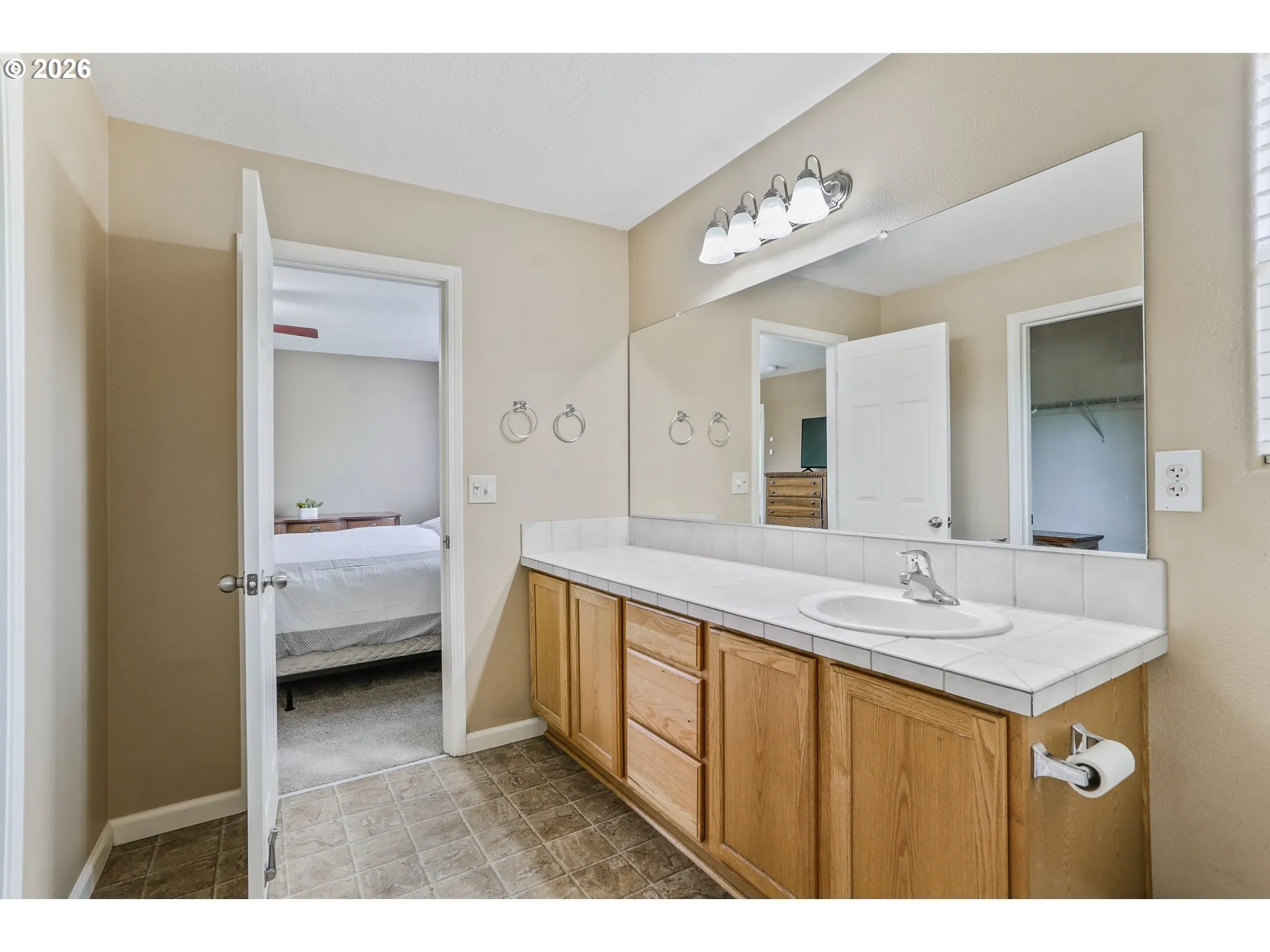 Bathroom, Attached