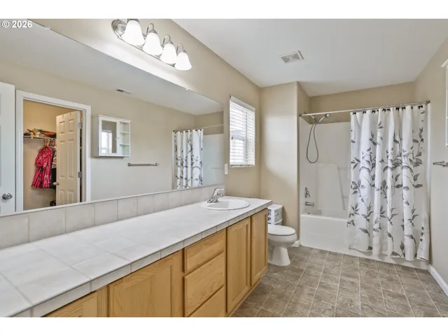 Bathroom, Attached