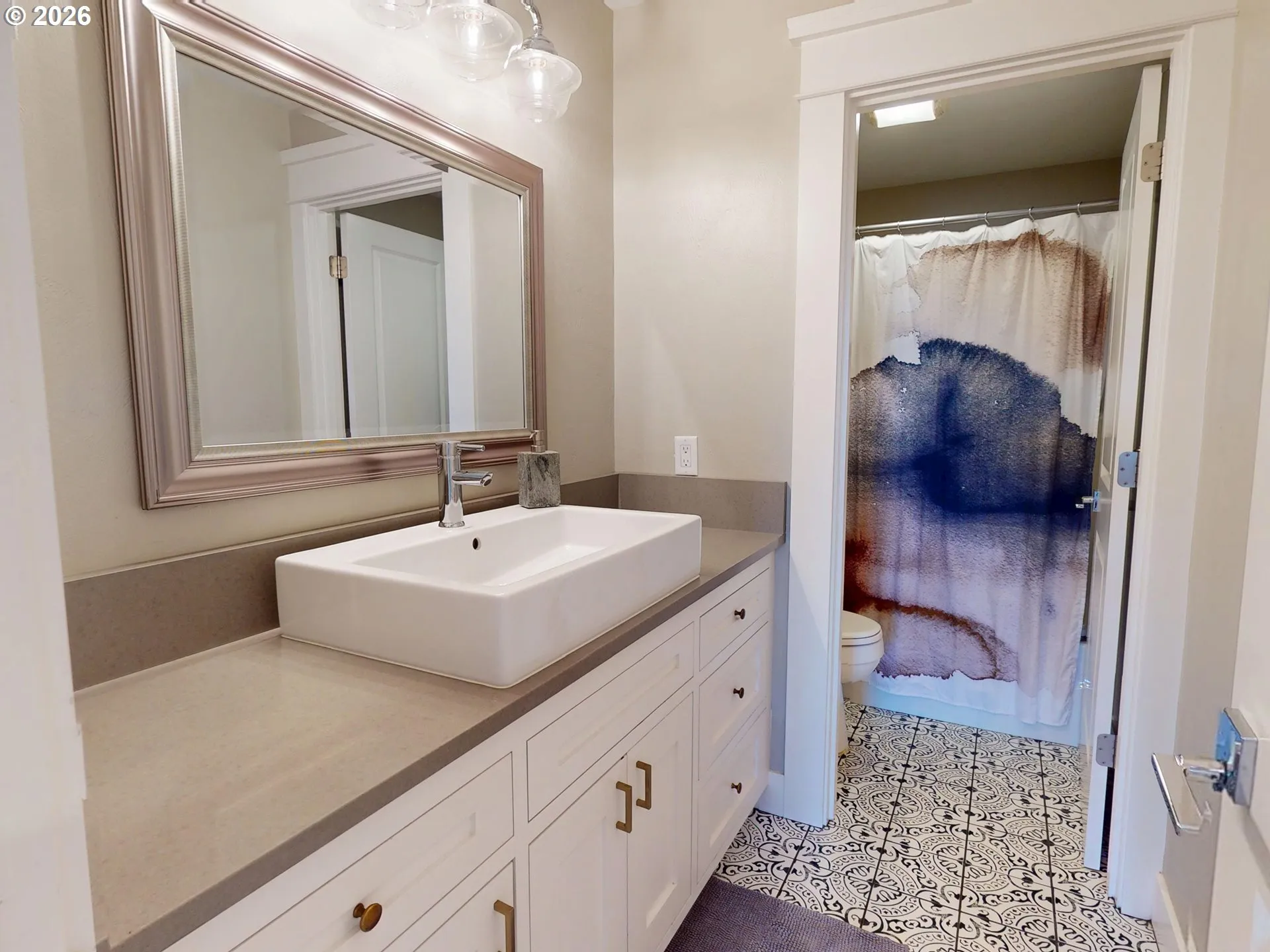Bathroom-Upper