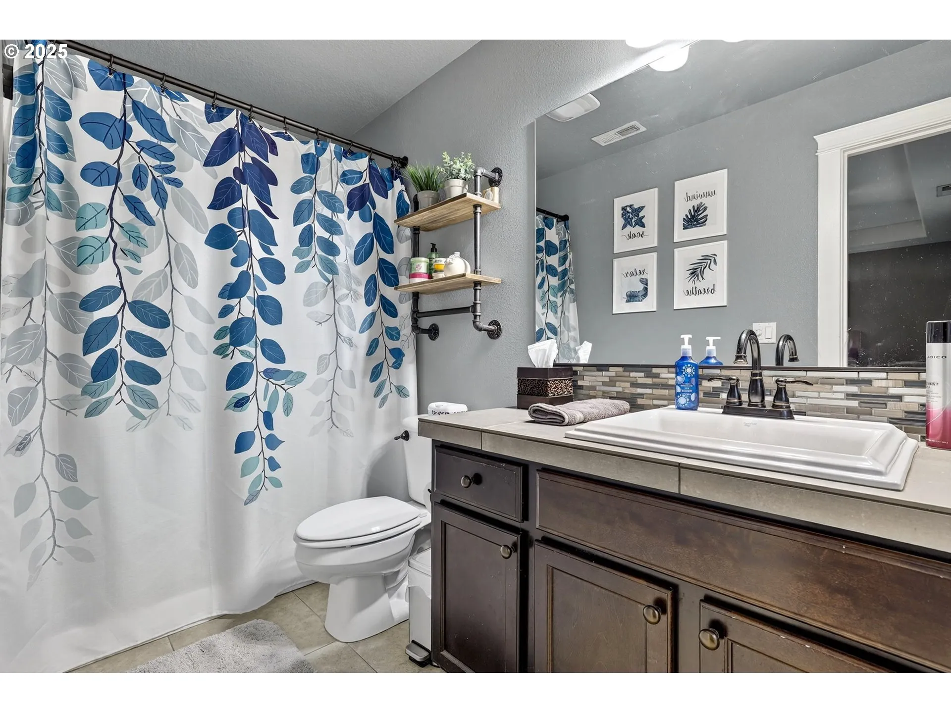 Bathroom, Attached-Upper