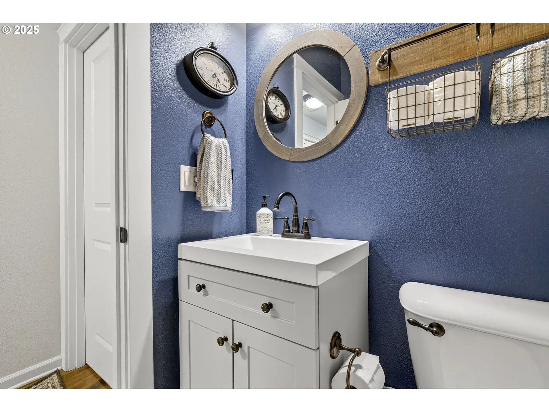 Bathroom, Attached-Lower