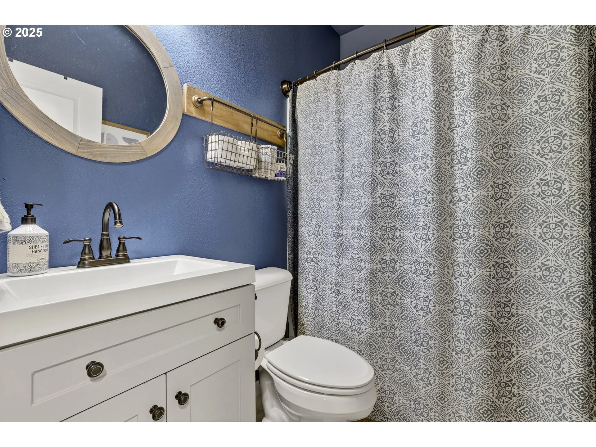 Bathroom, Attached-Lower