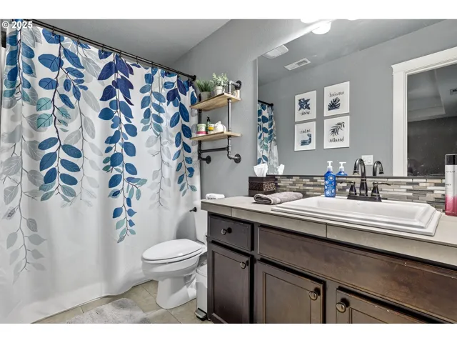 Bathroom, Attached-Upper