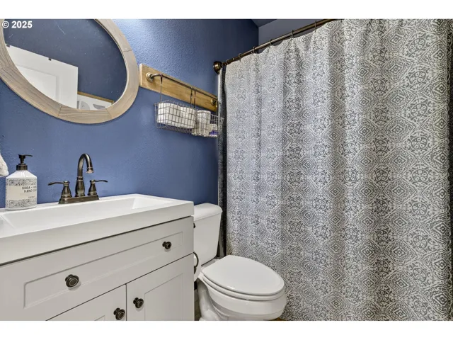 Bathroom, Attached-Lower