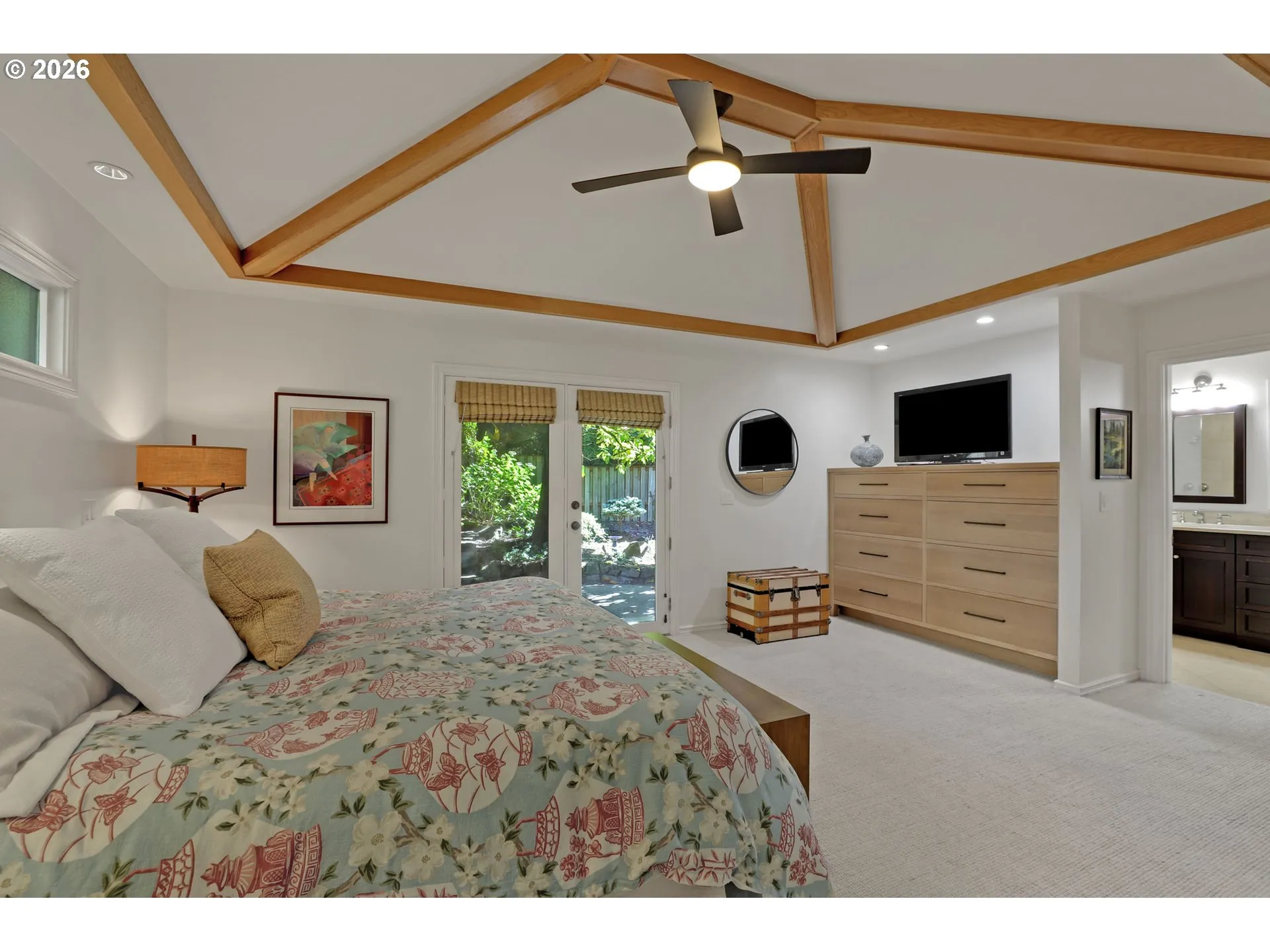Bedroom, Primary-Vaulted Ceilings